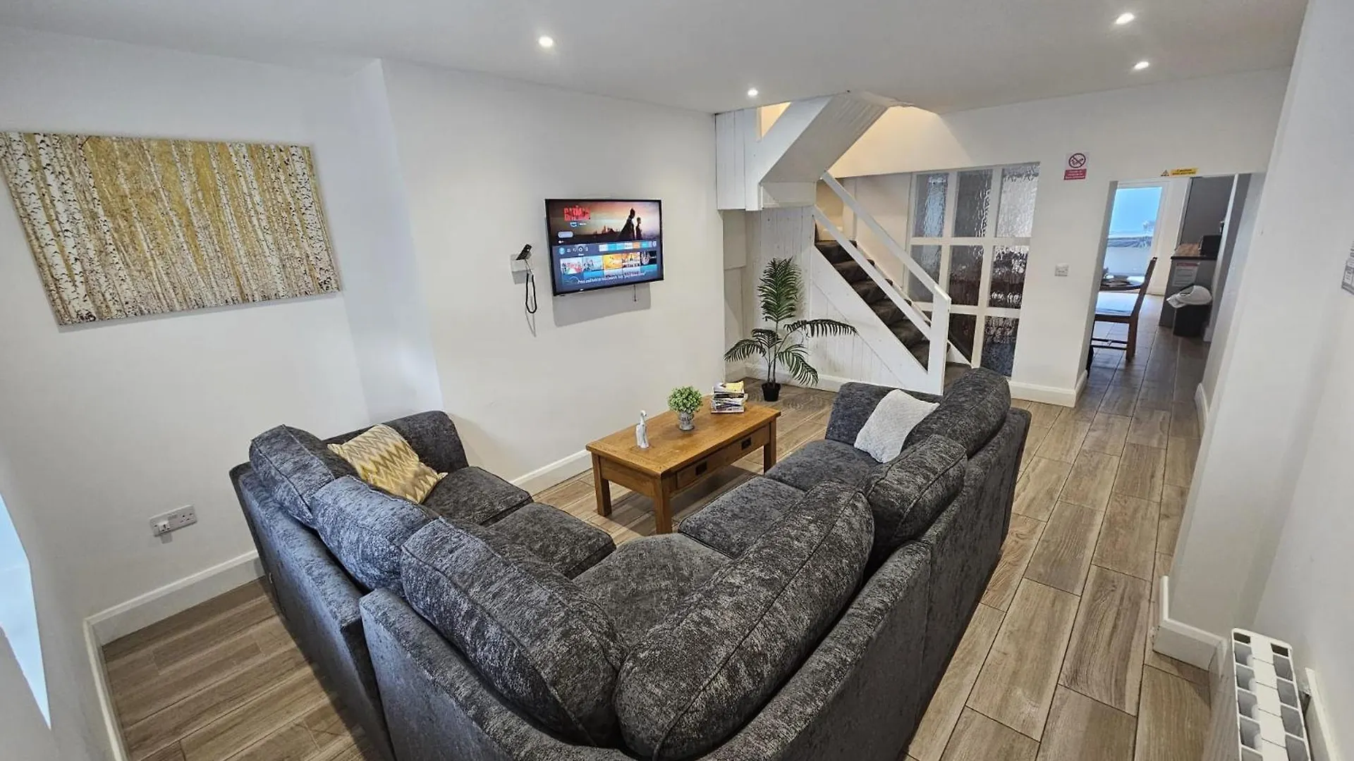 Stylish City Centre Hideaway & Private Hot Tub Galway Daire