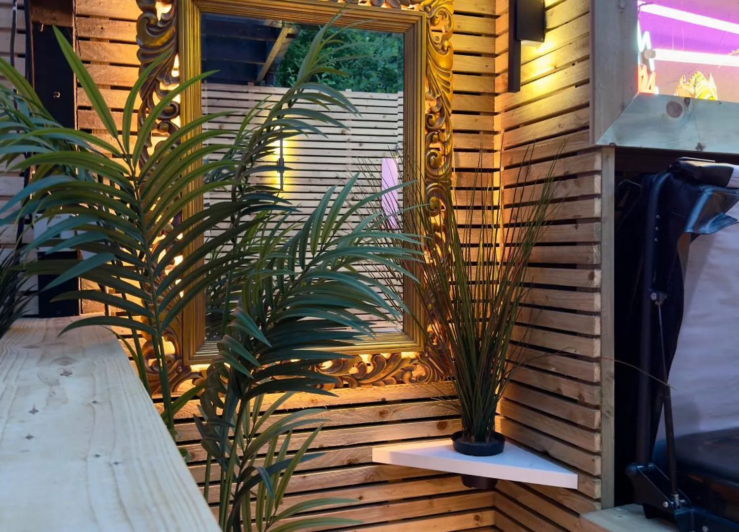 Stylish City Centre Hideaway & Private Hot Tub Galway Daire
