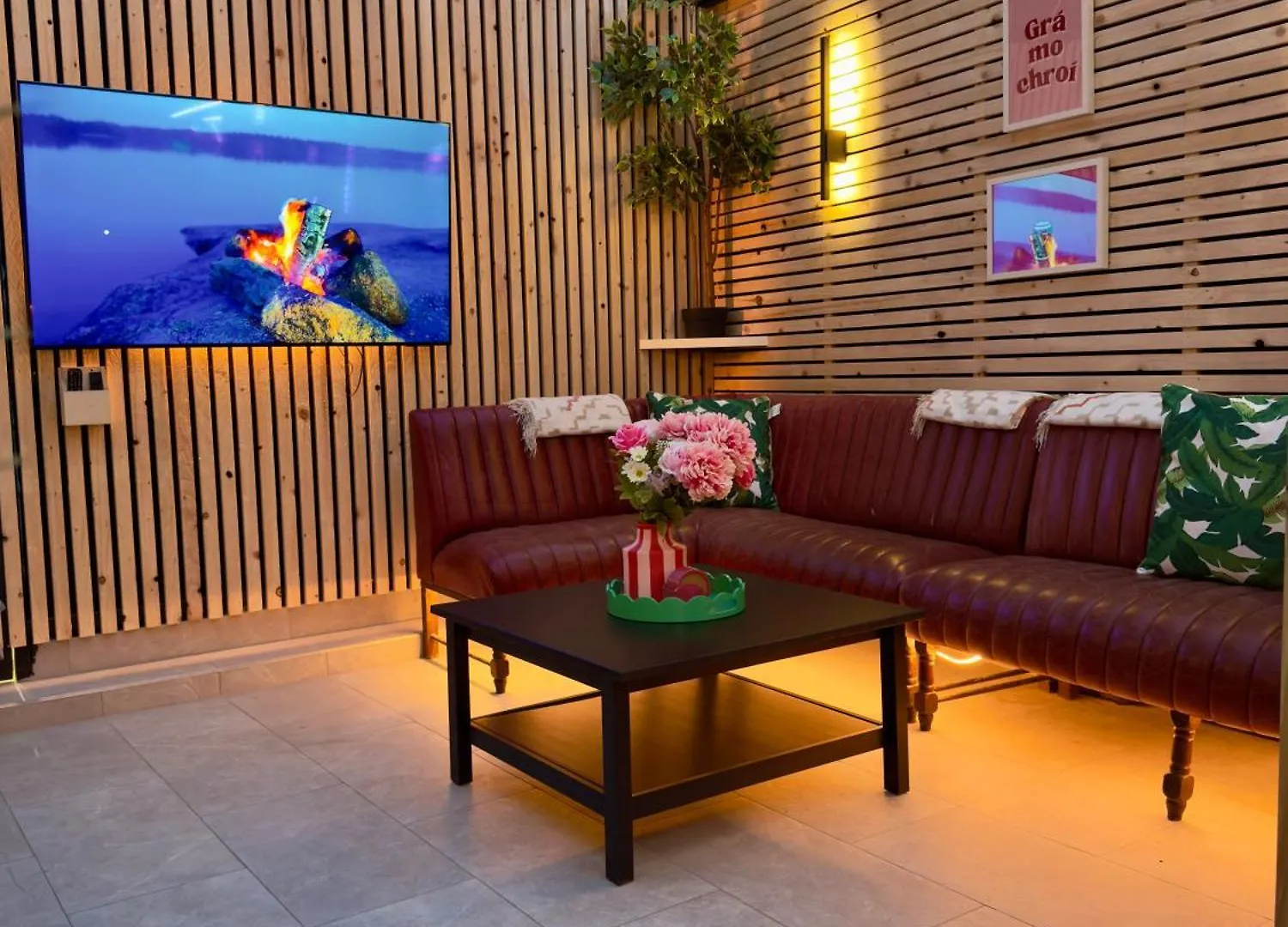 Stylish City Centre Hideaway & Private Hot Tub Galway İrlanda