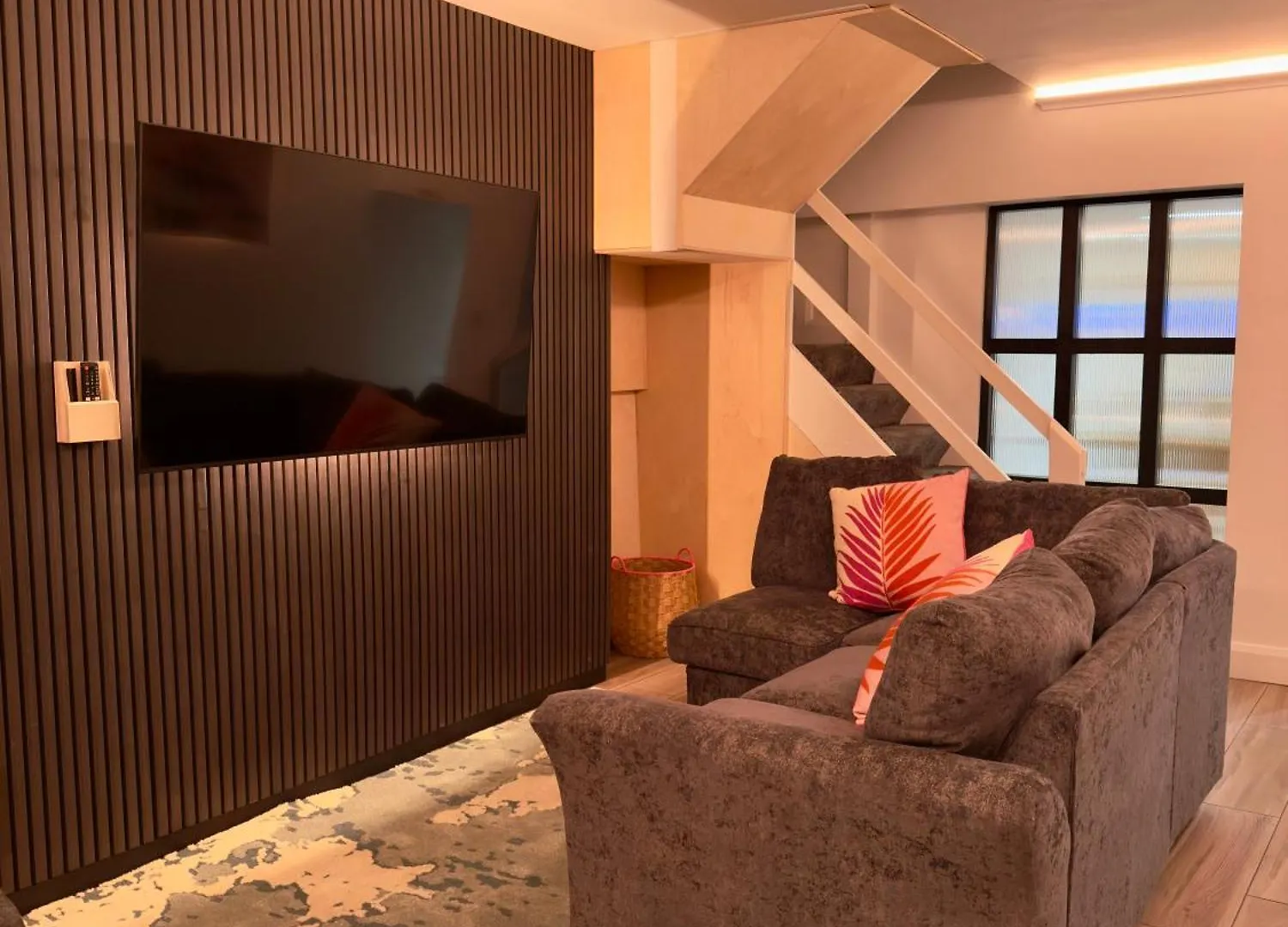 Apartment Stylish City Centre Hideaway & Private Hot Tub Galway