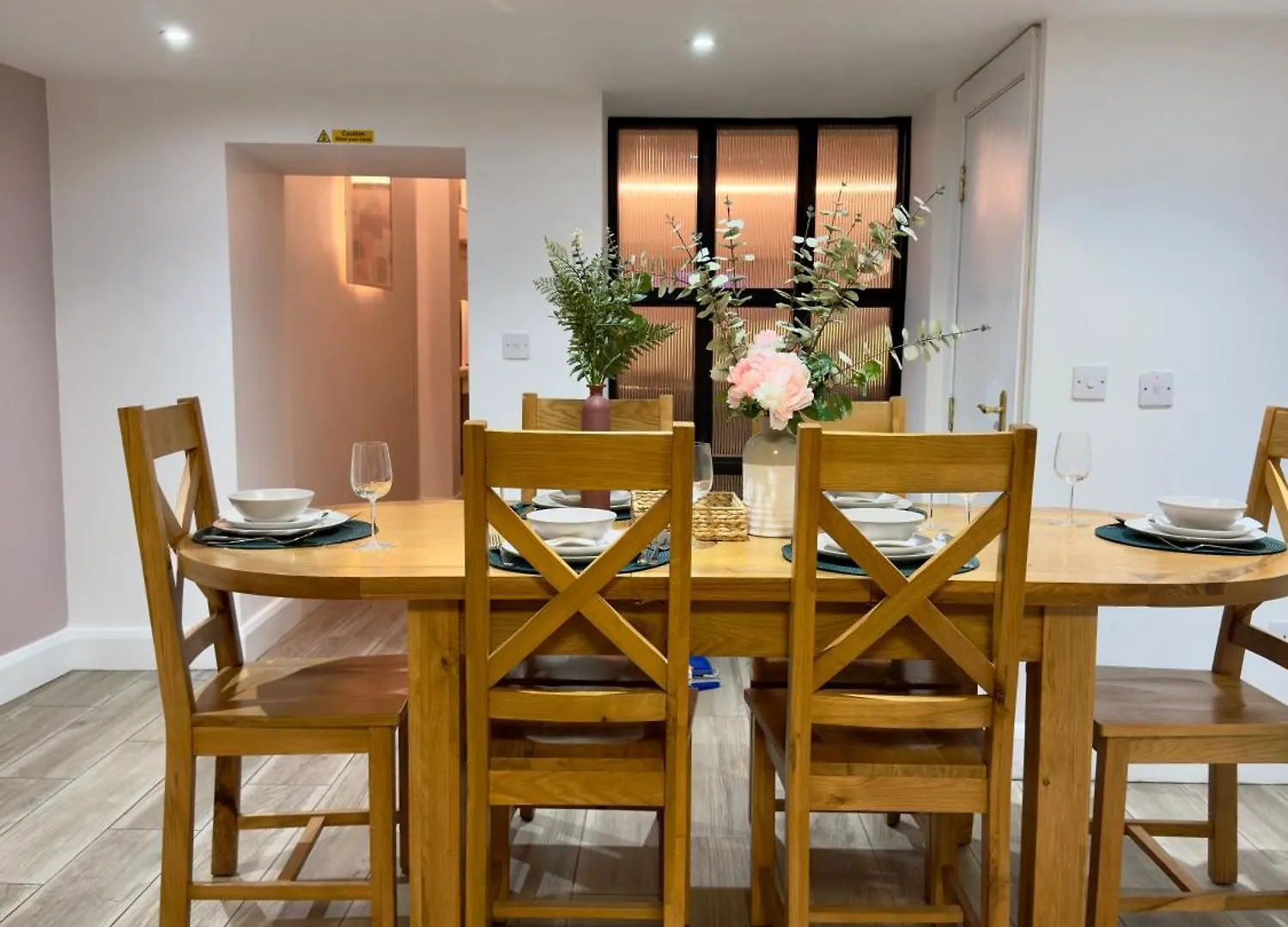 Stylish City Centre Hideaway & Private Hot Tub Galway